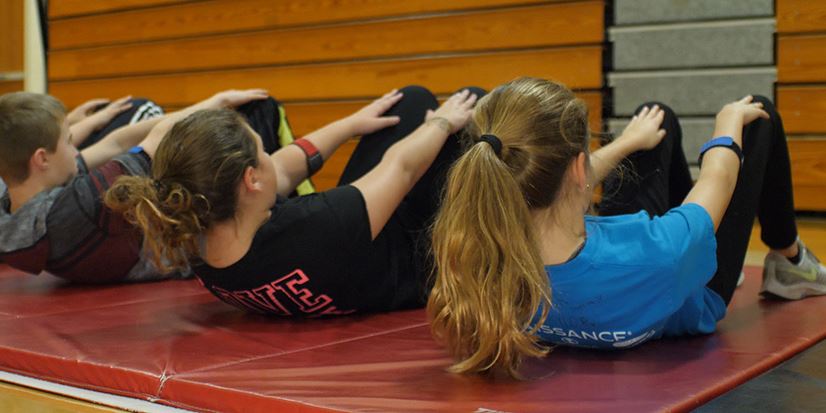 teens doing sit ups